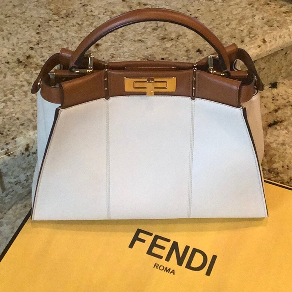 Fendi Peekaboo Medium/Vit. King Camel!!!